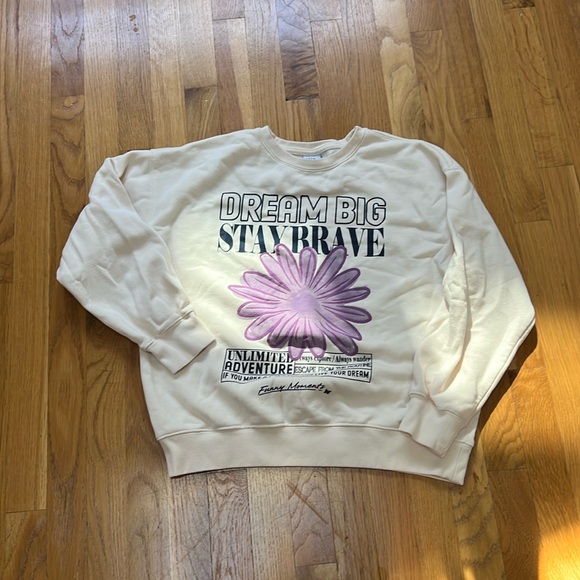 Girls oversized cream colored sweatshirt size 11/12 - Picture 1 of 3